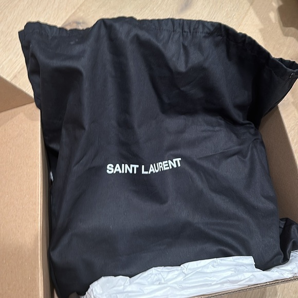 YSL Saint Laurent Niki Bag MediumChevron Neutral Pristine Condition original box - Picture 6 of 14